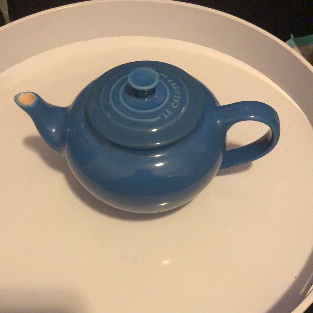 NWOT Le Creuset Stoneware 22-Ounce Teapot with Infuser, Marseille Blue